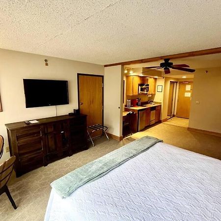 Appartamento Mt Cb Mountain Side With King Bed, Hot Tub, Pool & Kitchen! Crested Butte Esterno foto