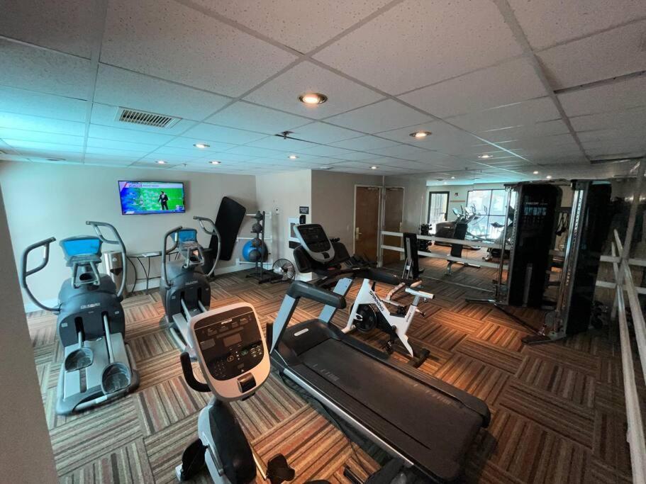 Appartamento Mt Cb Mountain Side With King Bed, Hot Tub, Pool & Kitchen! Crested Butte Esterno foto