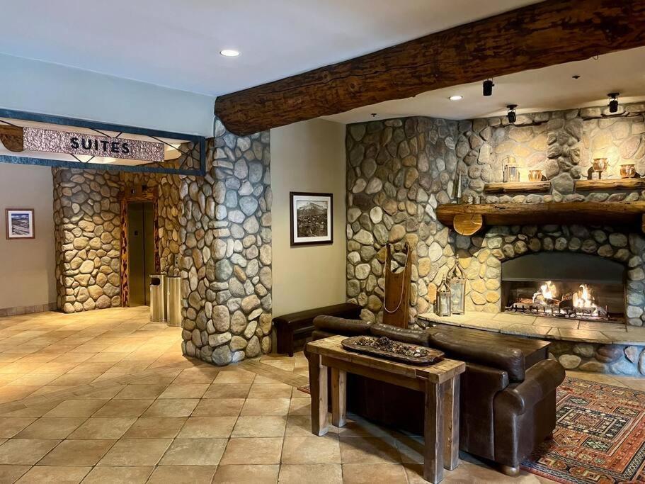 Appartamento Mt Cb Mountain Side With King Bed, Hot Tub, Pool & Kitchen! Crested Butte Esterno foto