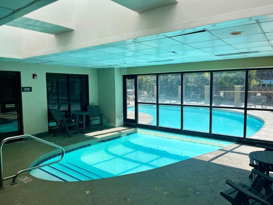 Appartamento Mt Cb Mountain Side With King Bed, Hot Tub, Pool & Kitchen! Crested Butte Esterno foto
